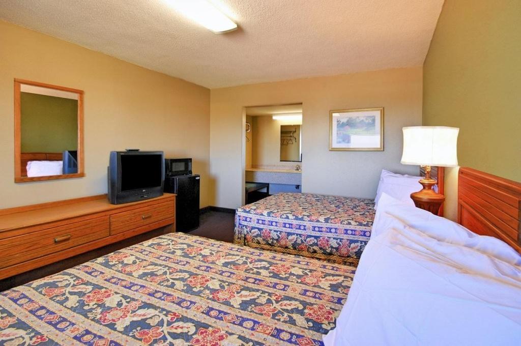 Rodeway Inn Indianola الغرفة الصورة